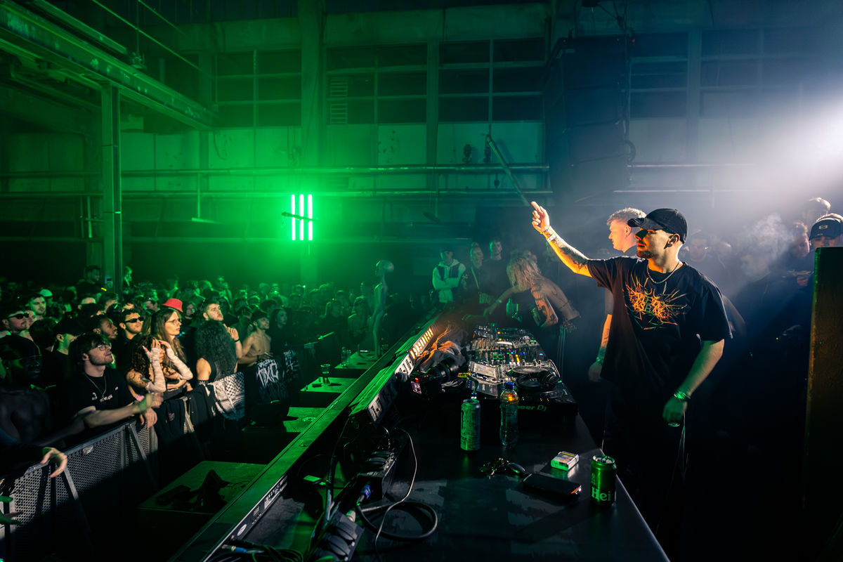 Loading... just a sec